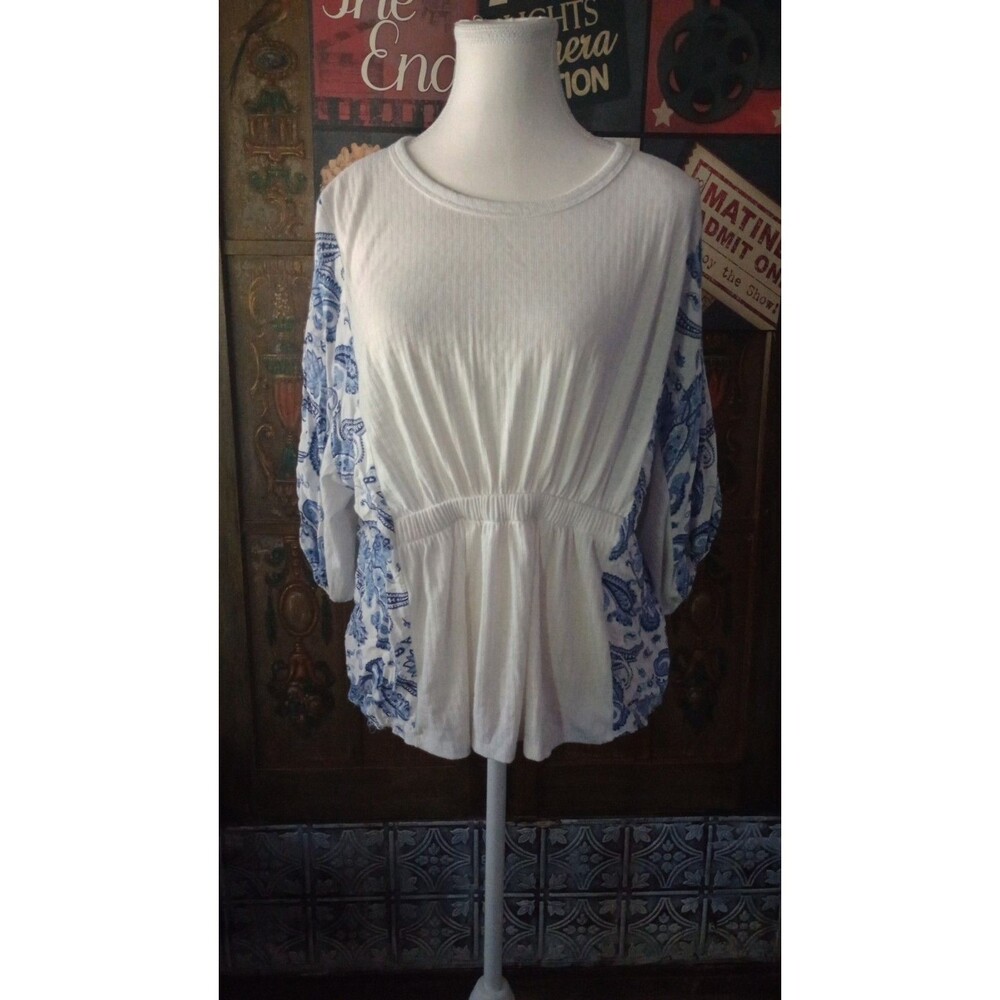Made With Love Women's Size M Pullover Tunic White Blue Paisley 3/4 Sleeve